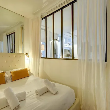 2 Bedroom In The Heart Of Le Marais アパート パリ